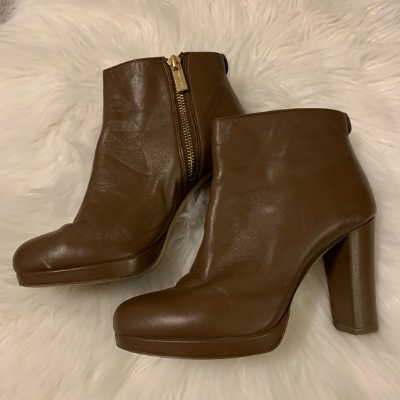 MICHAEL KORS Sammy Booties - Picture 2 of 8